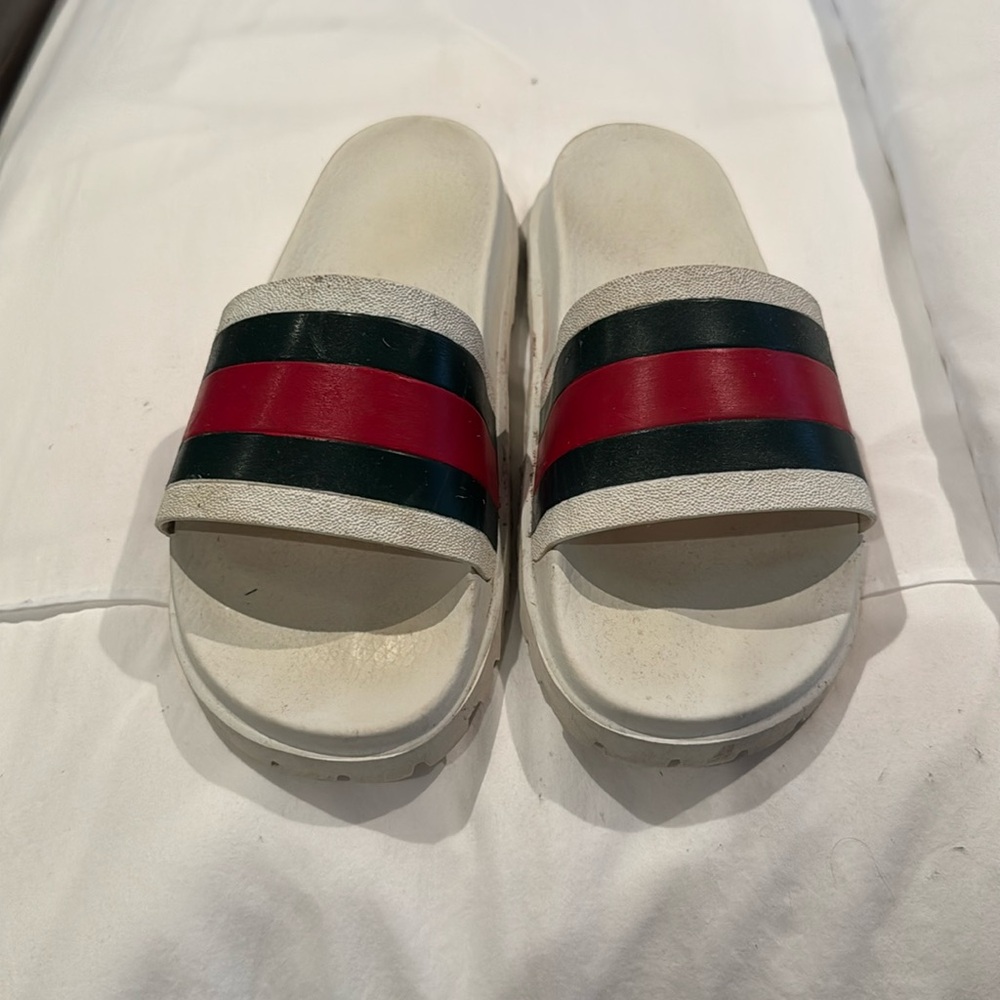Gucci slides sz 8
